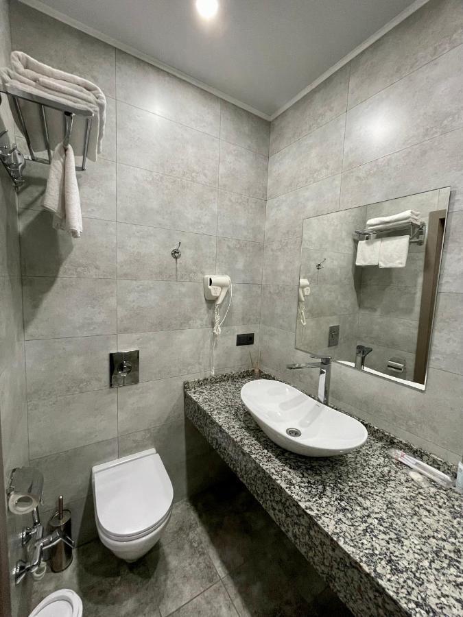 Terrasse Hotel & Bar بيشكيك المظهر الخارجي الصورة