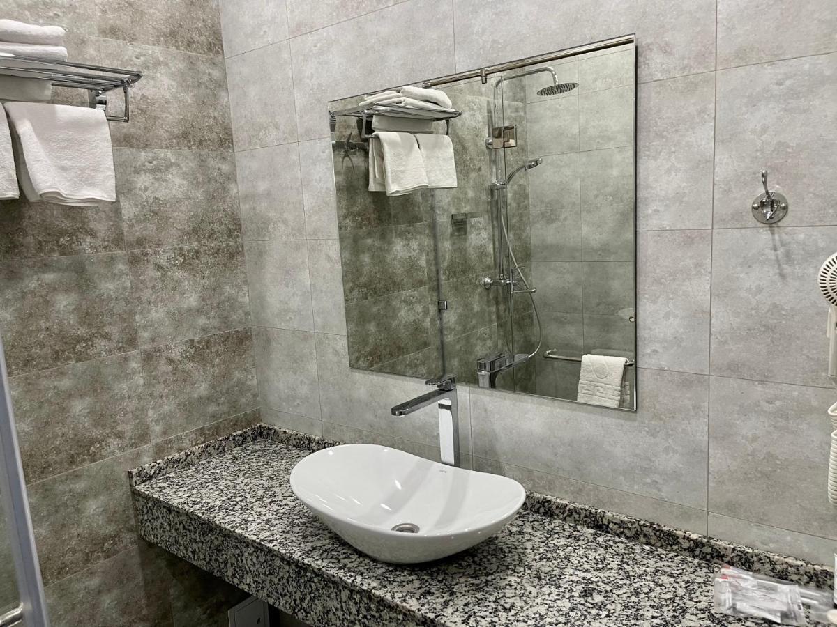 Terrasse Hotel & Bar بيشكيك المظهر الخارجي الصورة